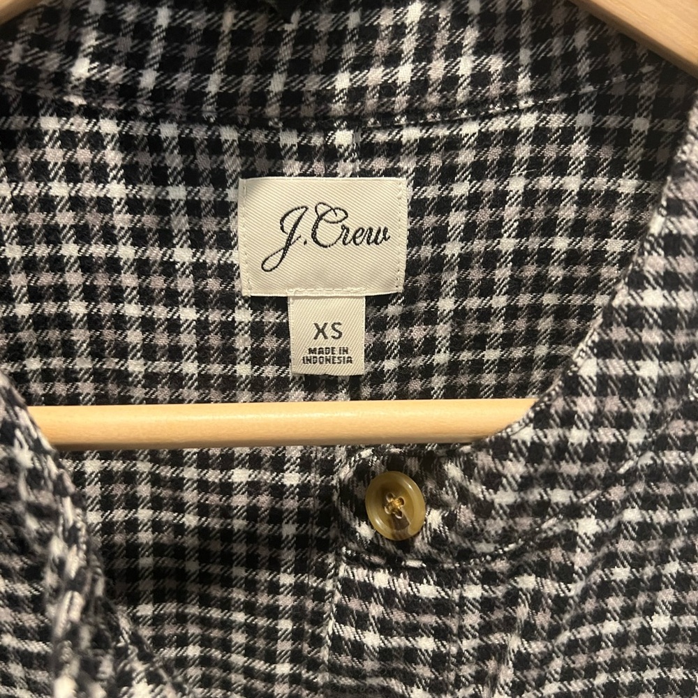 J.Crew Popover dress in brushed flannel. Size XS but it fits like a S/M. - Picture 2 of 6